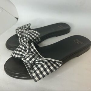 Crown & Ivy black and white gingham slides size 9